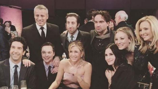 La foto más esperada de la reunión de 'Friends'... junto a los actores de 'The Big Bang Theory'